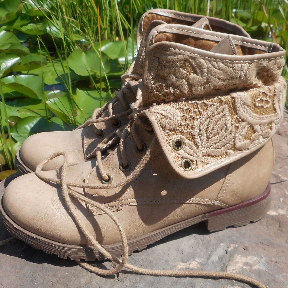 Zigi Rock & Candy Spraypaint Tan Crochet Combat